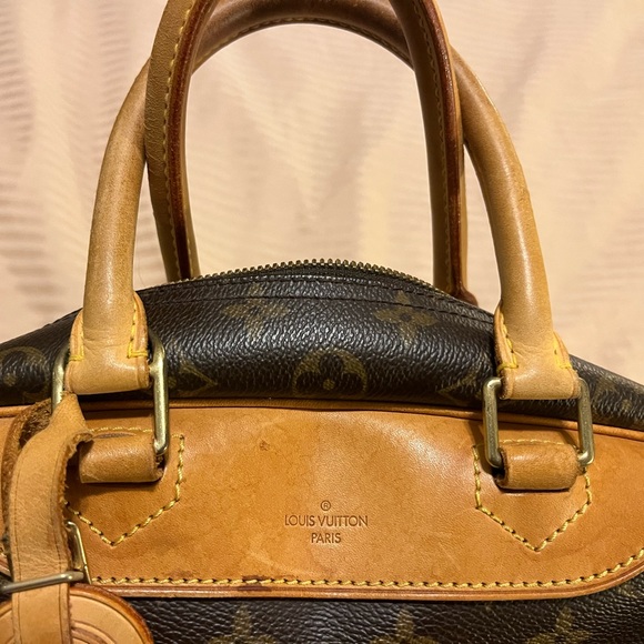 Louis Vuitton Deauville Bag-- excellent condition - Picture 2 of 13